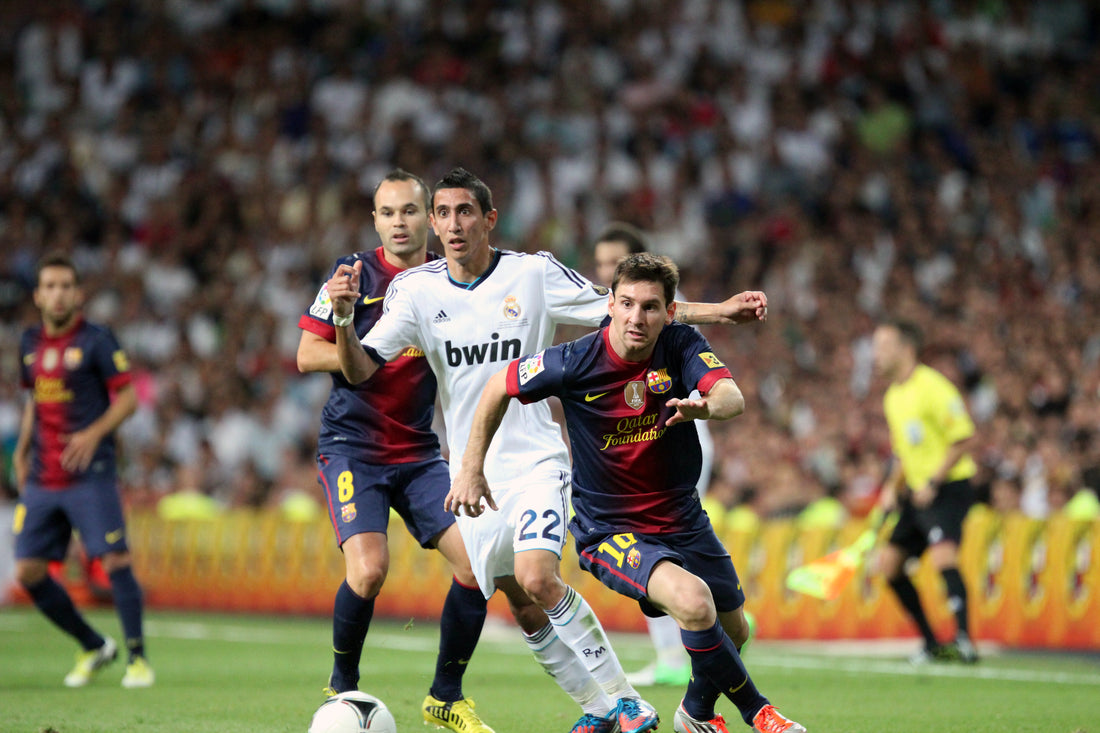 Messi steals show in dramatic Classico win