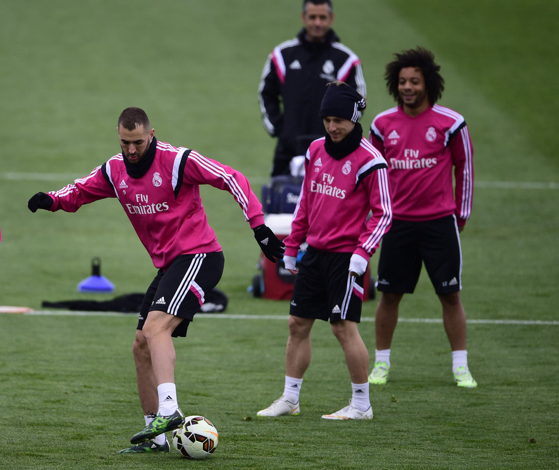 Video: Returning trio in contention for Schalke clash