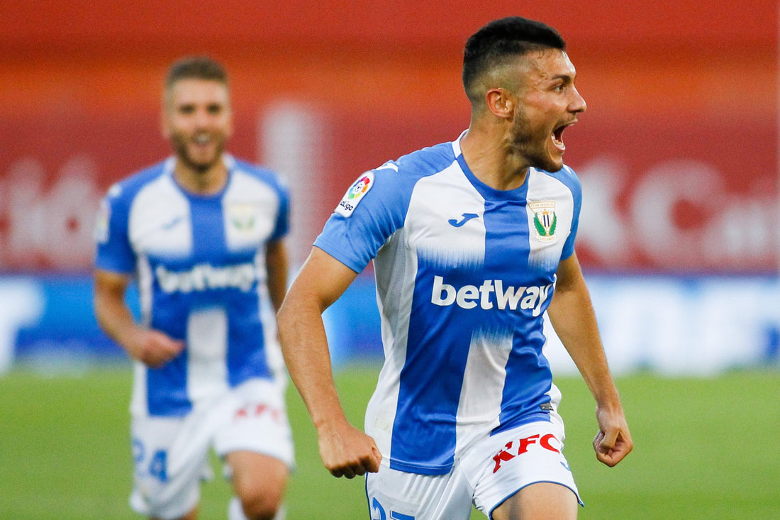 Oscar Rodriguez completes Sevilla switch